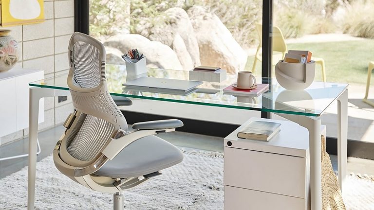 Ergonomic Drawing Chairs: The Ultimate Guide for Artists